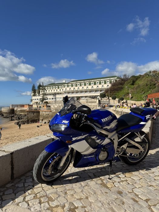 Yamaha YZF-R6 600cc 2000 | 35.000 km | Pneus novos | Precisa reparação