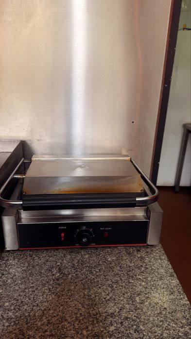 Kebab Grill and equipments. Equipamento de Restaurante/Hoteleiro – Venda de Todo o Equipamento