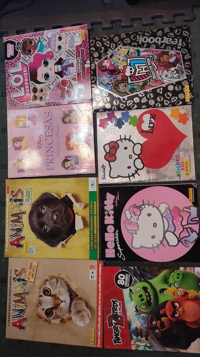 Lote 12 Cadernetas de cromos diversas - Sem Cromos