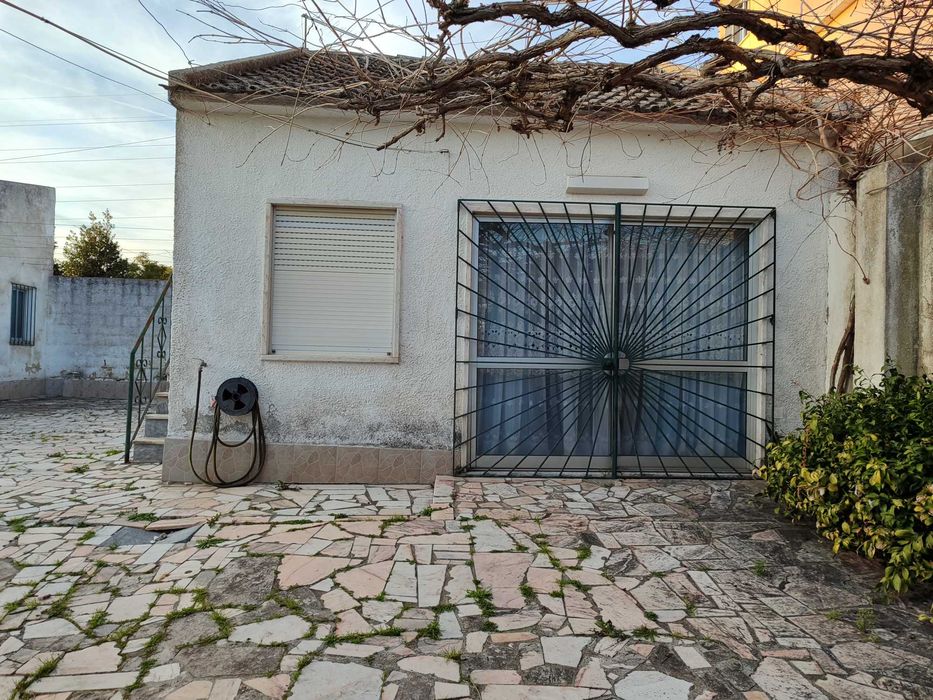 Portão em ferro  com motivo sol