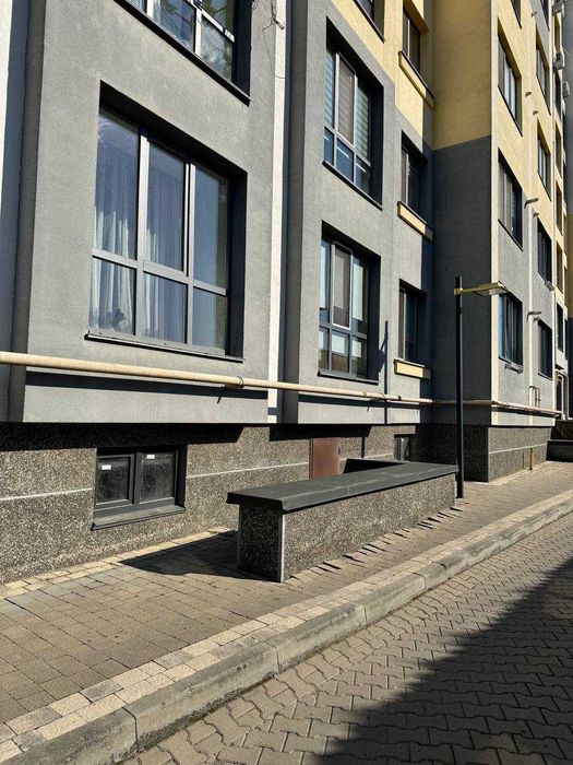 Продається комерційне приміщення по вул. Довженка.