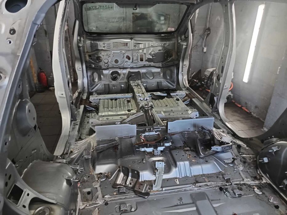 Черверть Кузов на порізку Ніссан Leaf Розборка Лиф ліф 10-17