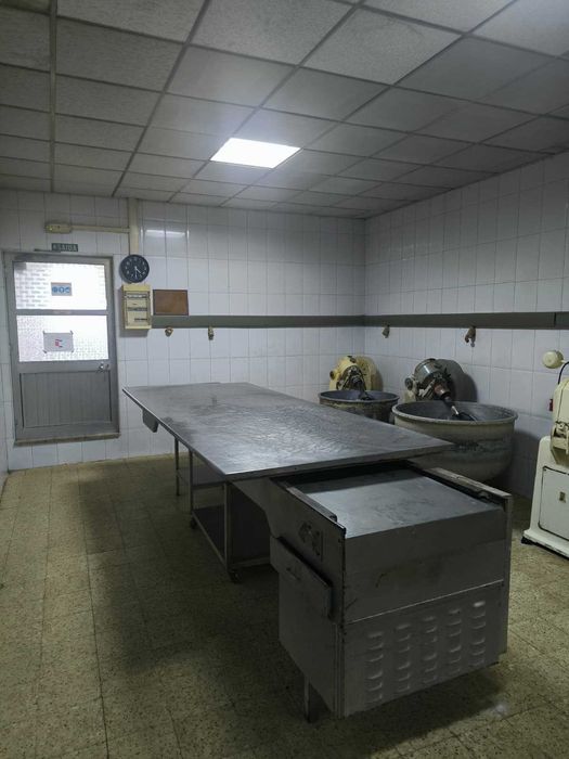 Arrenda-se Padaria com Equipamento incluído