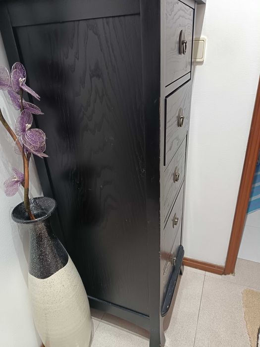Móvel alto preto