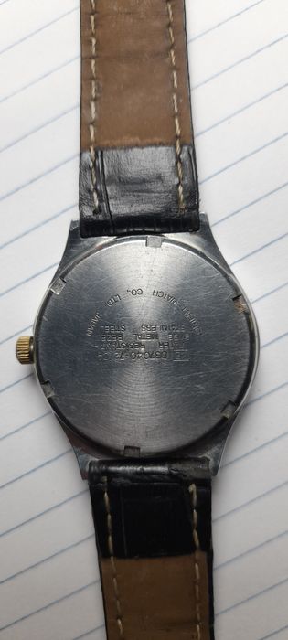 Relógio de homem Oriente quartz 100