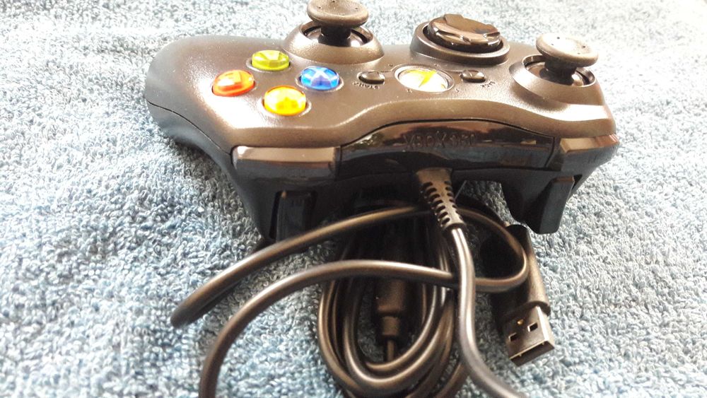 Геймпад на Xbox 360 черный