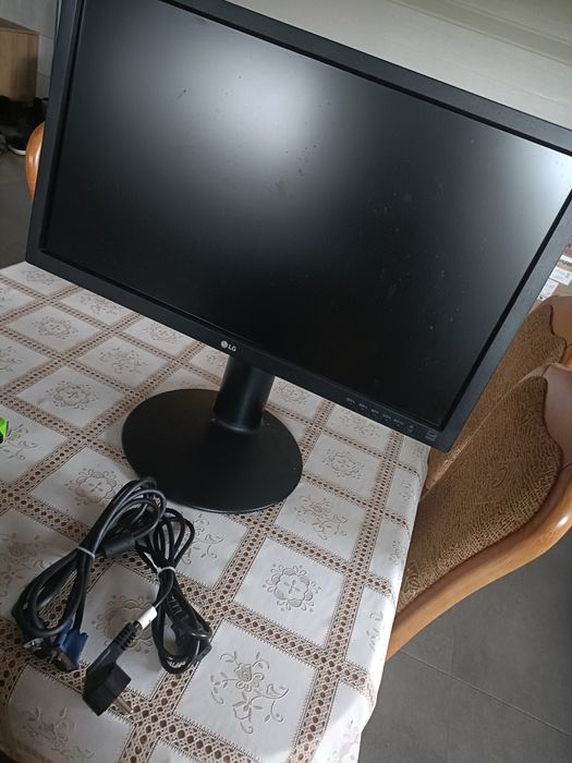 Monitor LG 24 cale