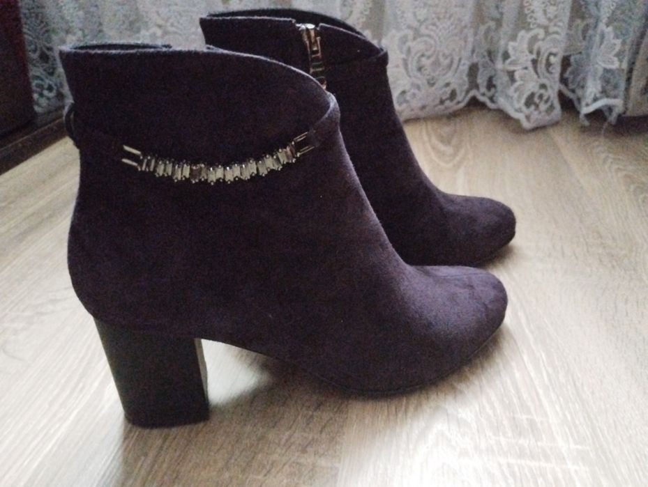 Жіночі натуральні замшеві   черевики