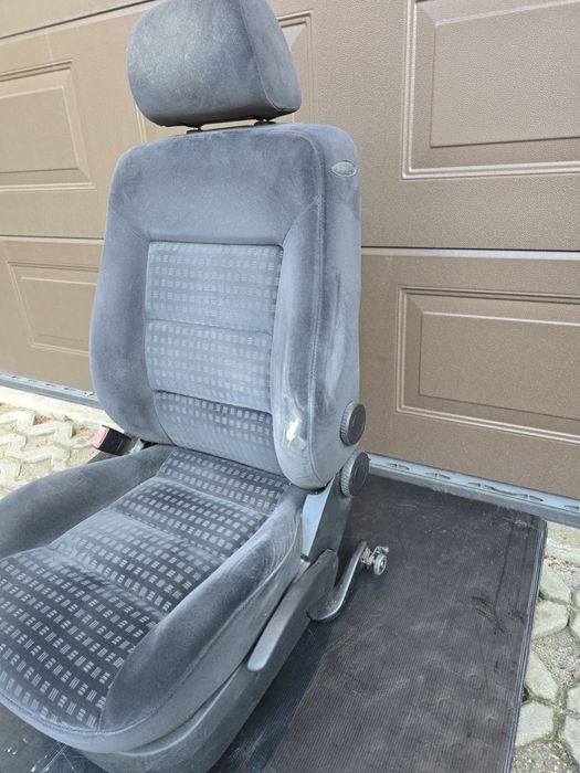 Fotel kierowcy Passat b5 FL