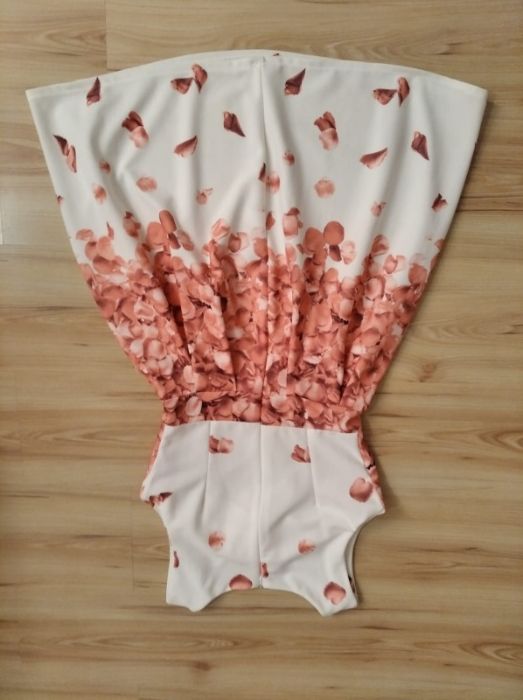 Śliczna rozkloszowana sukienka roz. S komunia chrzciny