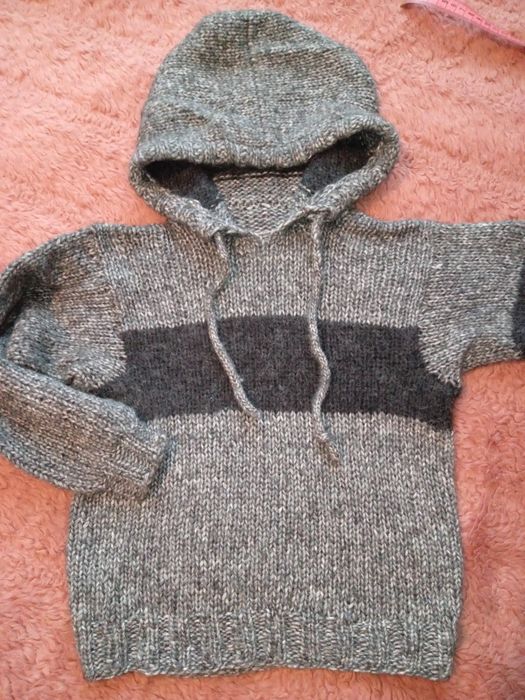 Теплі кофти ручної роботи