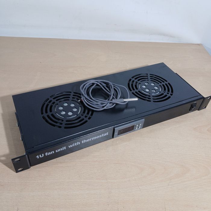 Вентблок 19" 1U для серв шафи