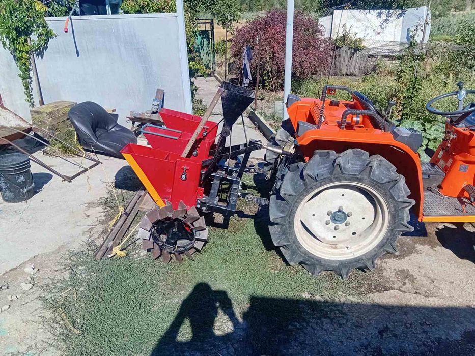 Продам чеснокосожалку 3  рядна