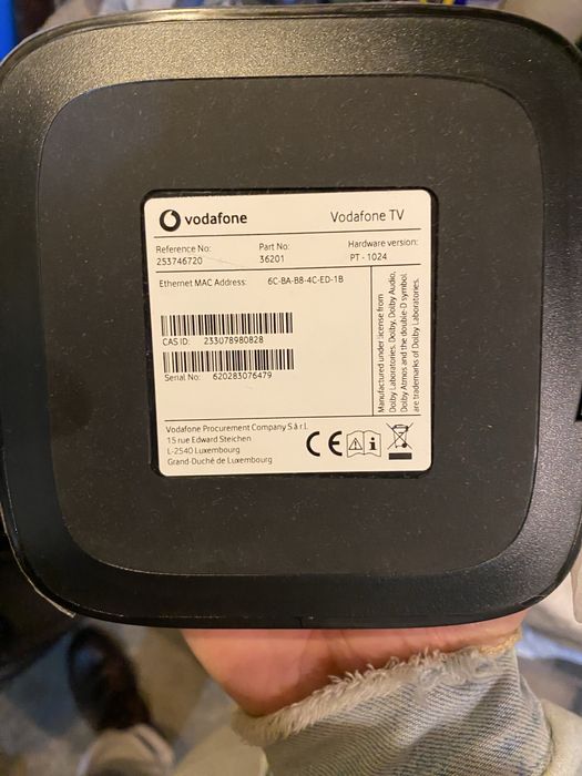 Vendo VTV c/ comando e router Huawei