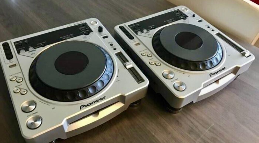 Pioneers CDJ 800 MK2 ( PAR ) novos