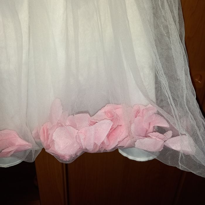 Śliczna balowa sukienka