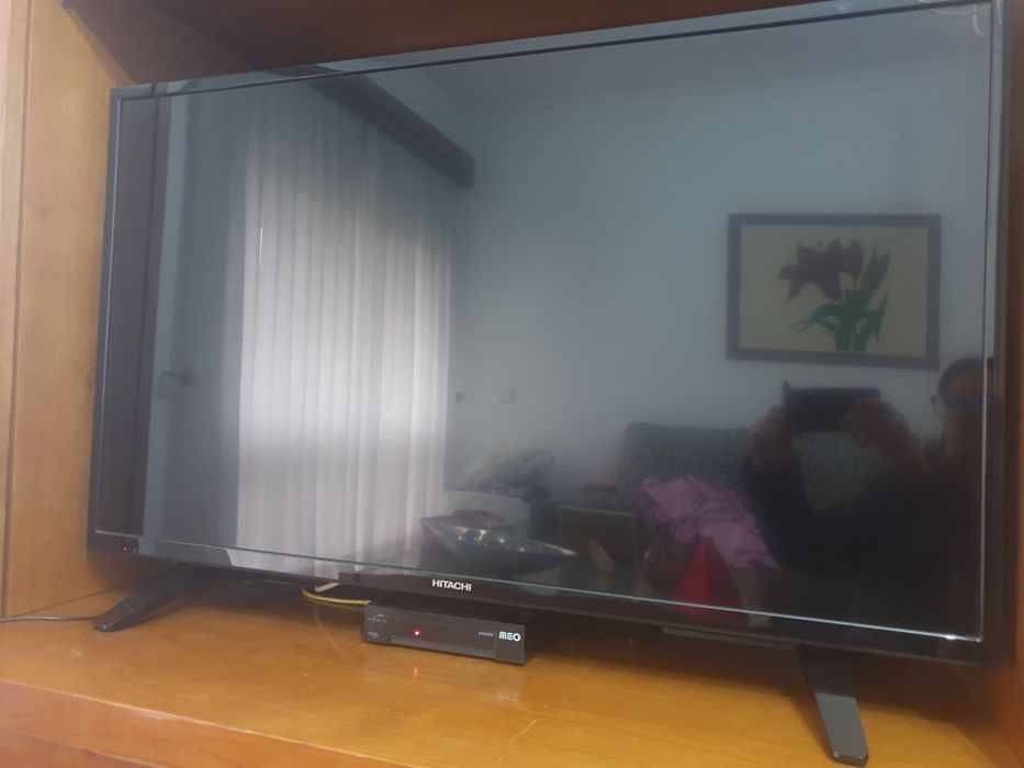 Tv Hisense em bom estado