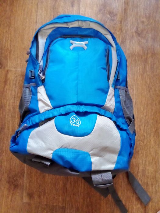 Рюкзак  туристический 35л,900гривен.Торг.