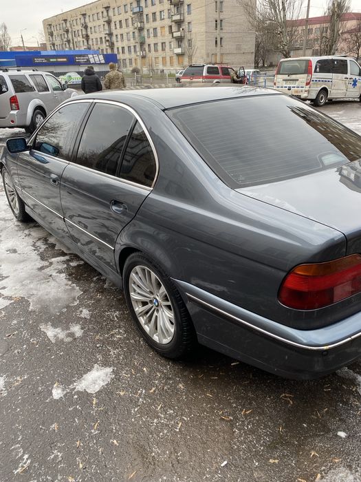 Бмв  е39.