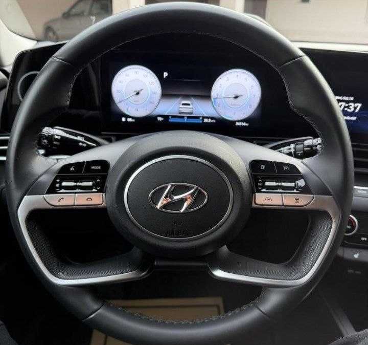 Hyundai Elantra 2023