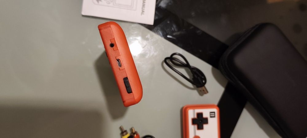 Consola portátil com 500 jogos