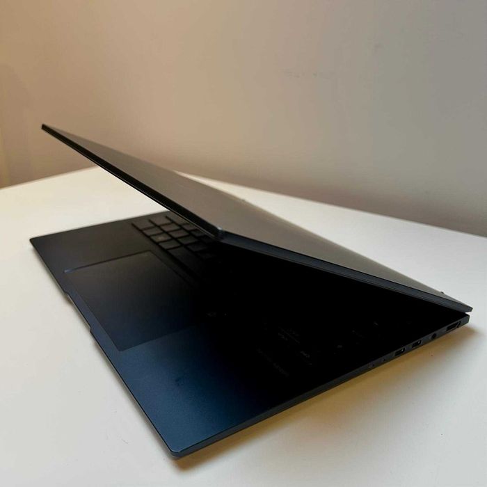 ASUS Zenbook OLED 14” | Intel Ultra 7 | 1TB | 32GB RAM