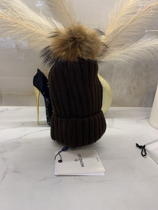 Nowa czapka z metkami