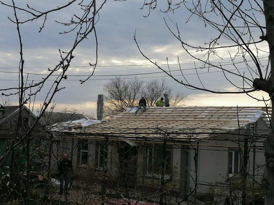 Дах Фасад фасадні роботи Установка крыш Кровельные работы строители