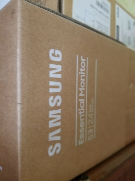 Монитор Samsung LS24C31x