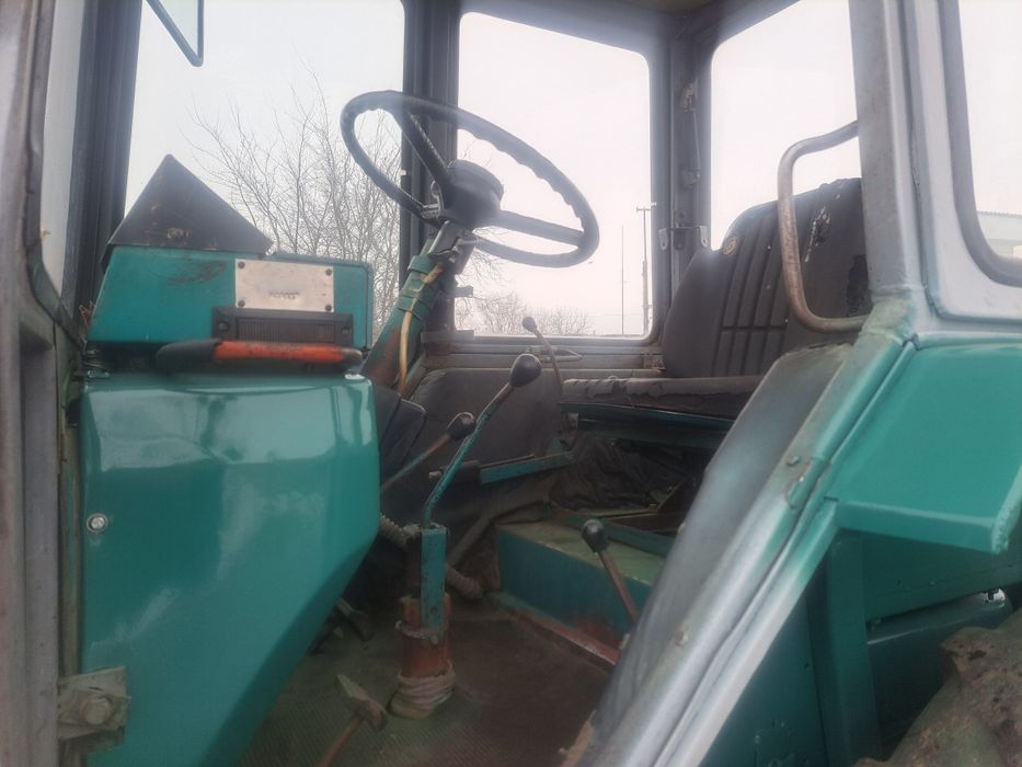 Трактор ЮМЗ-6 в полі не був