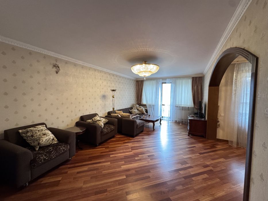 Перша здача ЖК Голосієво вул. Голосіївська 13А чотири кімнати 200м2