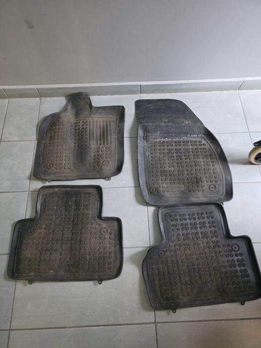 Dywaniki samochodowe gumowe Volvo V50 2004