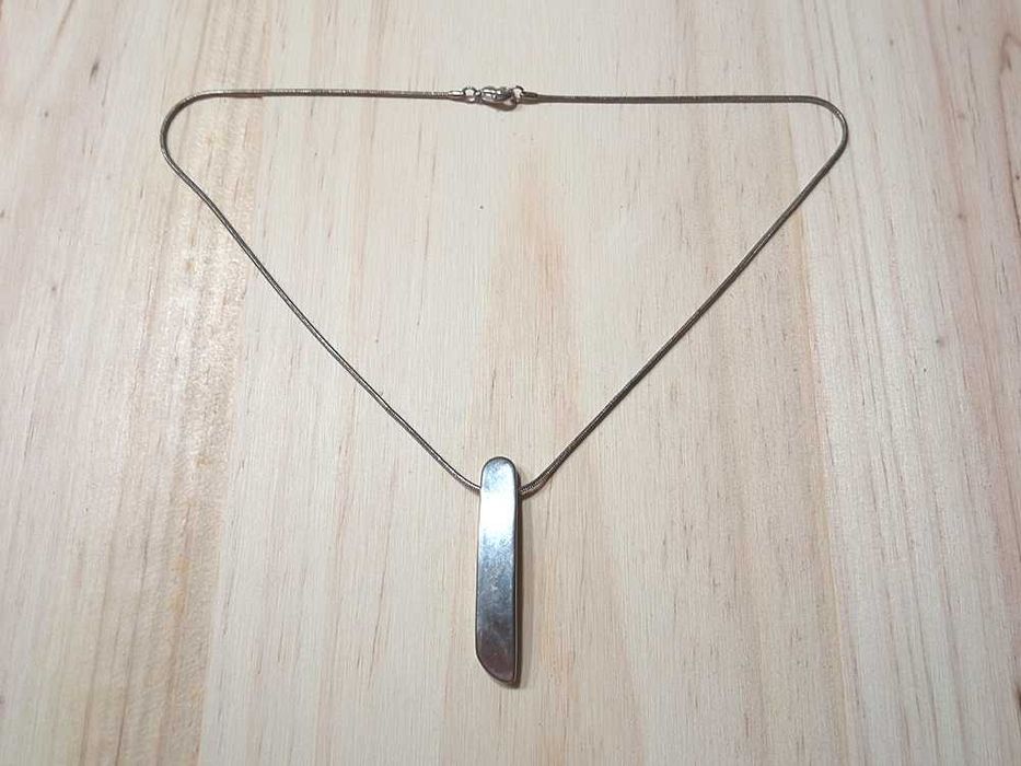 Colar Com Pendente De Metal - 40 cm