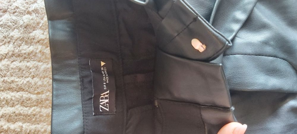 Шорти еко шкіра S Zara