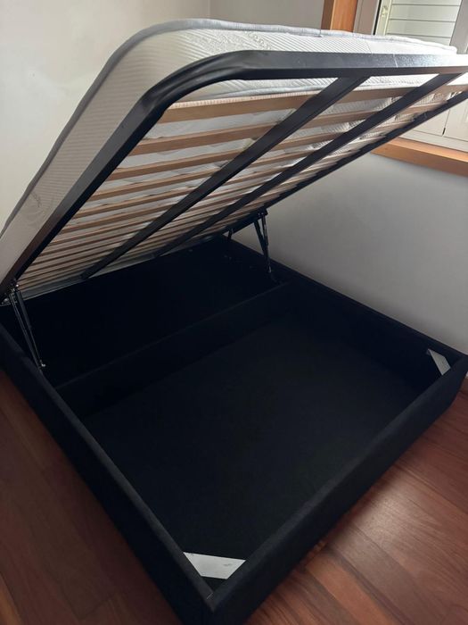 Cama de casal com colchão