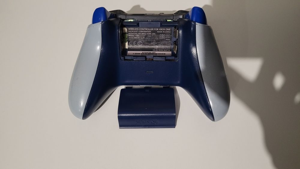 Oryginalny Pad Xbox One S limitowany Gears Kait Diaz