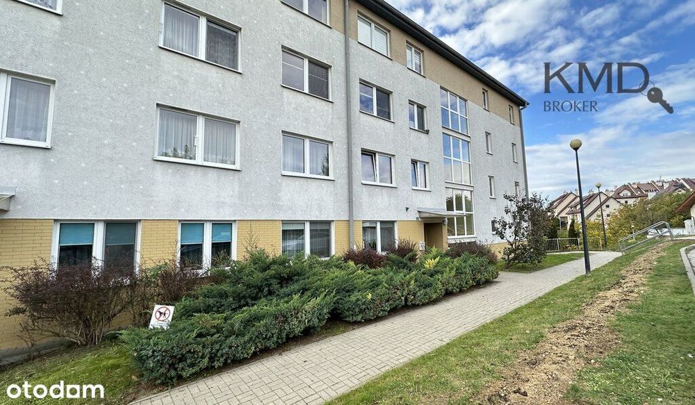 Przestronne mieszkanie w niskim, kameralnym bloku.