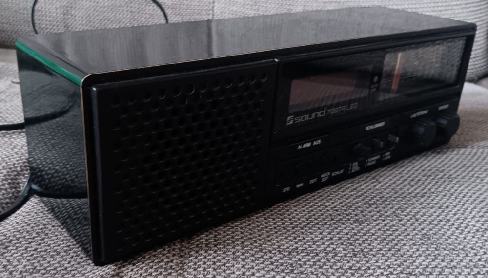 Vintage radiobudzik Sound 788TR LED / Radio z zegarem retro