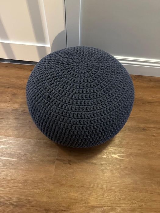 Podnóżek/pufa granatowa