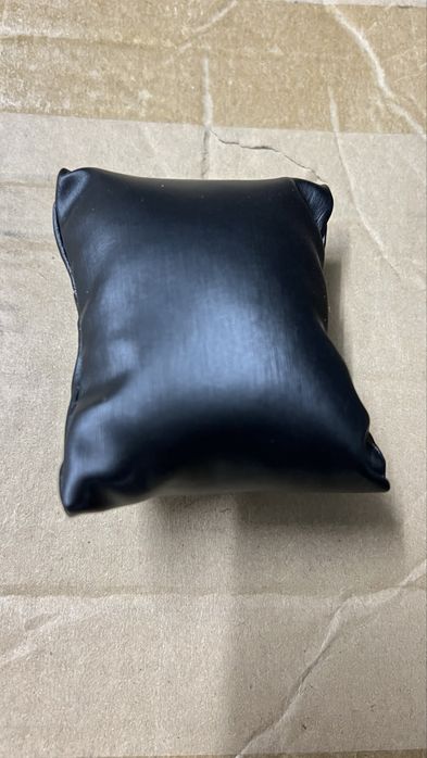 Almofadas em pele para relogios