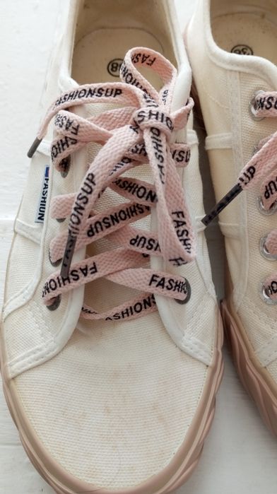 Кеди, мокасини жіночі