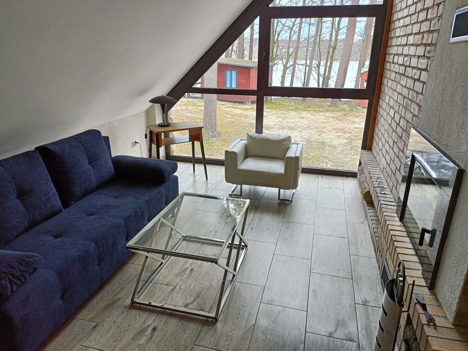 Dom na Kaszubach nad jeziorem Mausz.