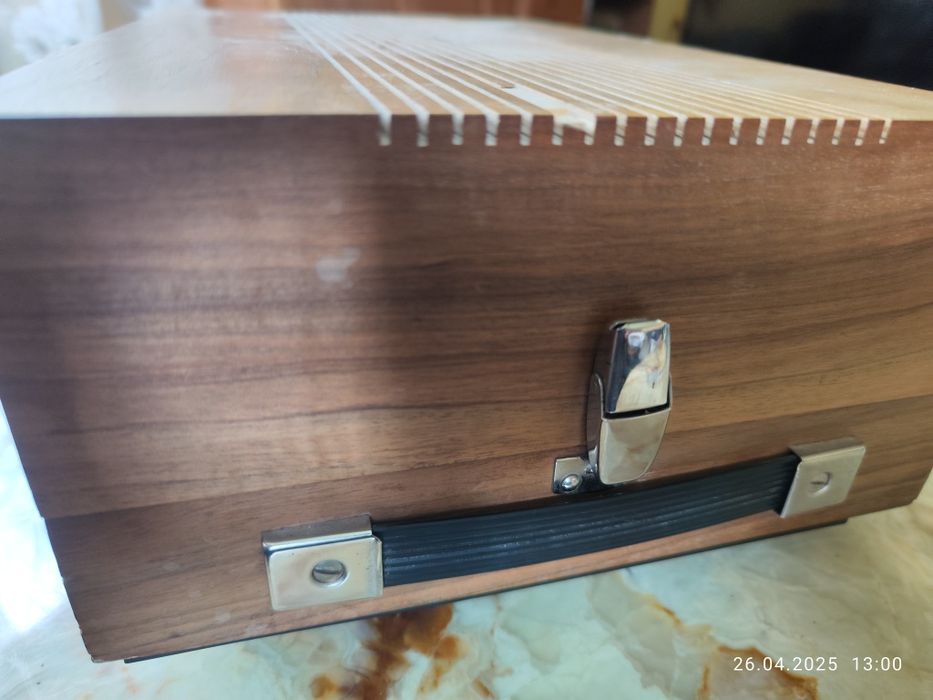 Gramofon Tesla GZ 040