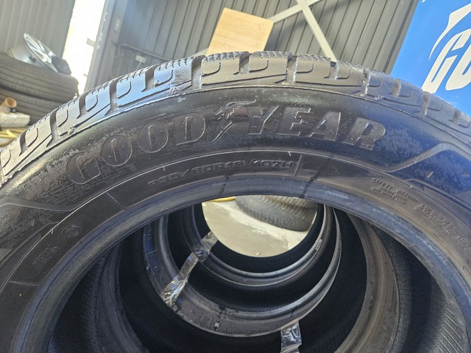 Шини Goodyear ultragrip 235/60r18 Рік 22 7,7mm