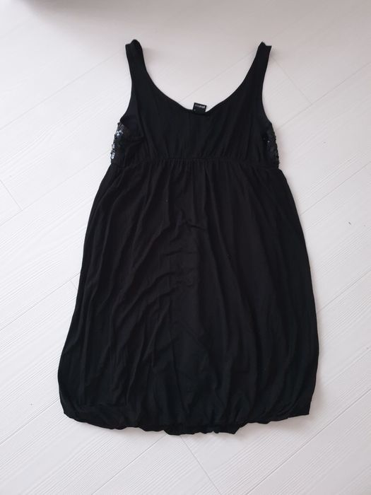 Czarna sukienka elegancka