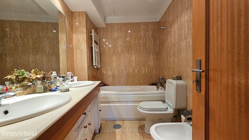 Apartamento T2+1 em Alfena, junto ao Parque Vale do Leça com garagem e