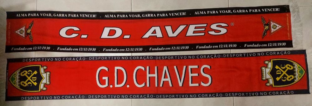 2 cachecois com historia