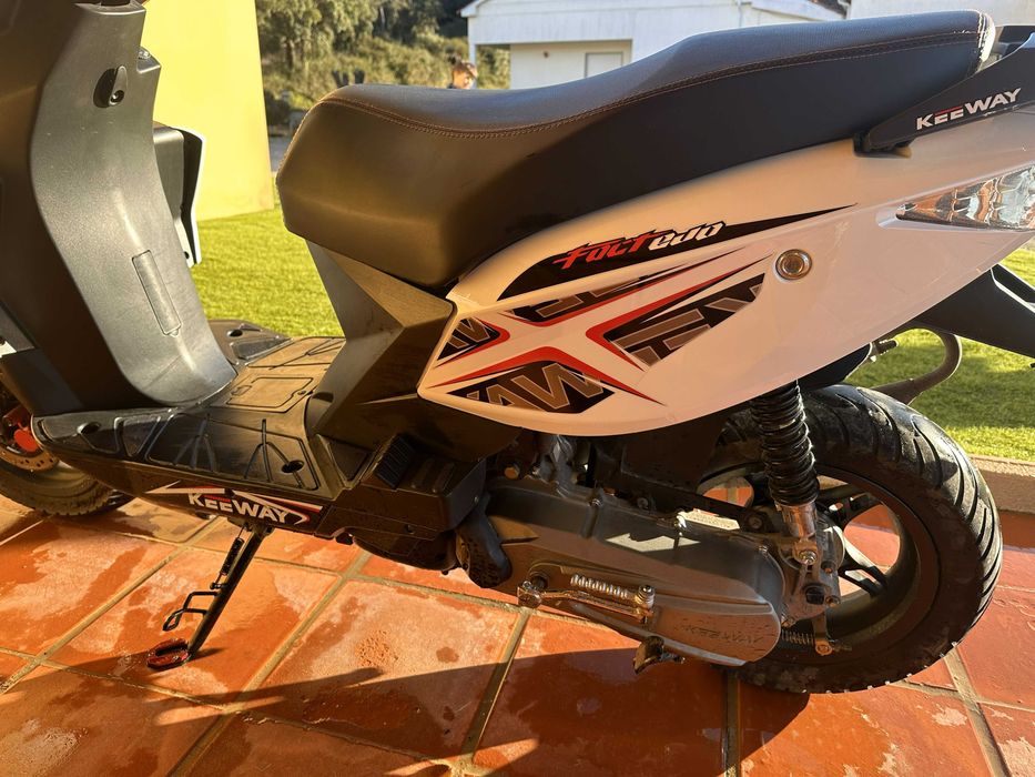 Scooter keeway como nova