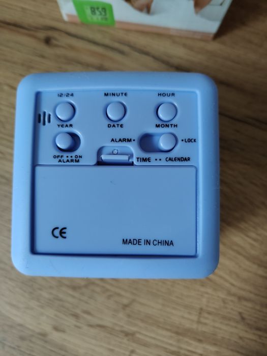 Cyfrowy budzik zegarek LCD 3 cale z funkcją drzemki