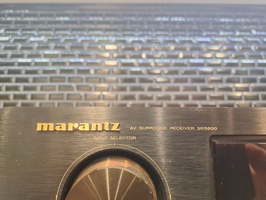 Amplituner Marantz 5600